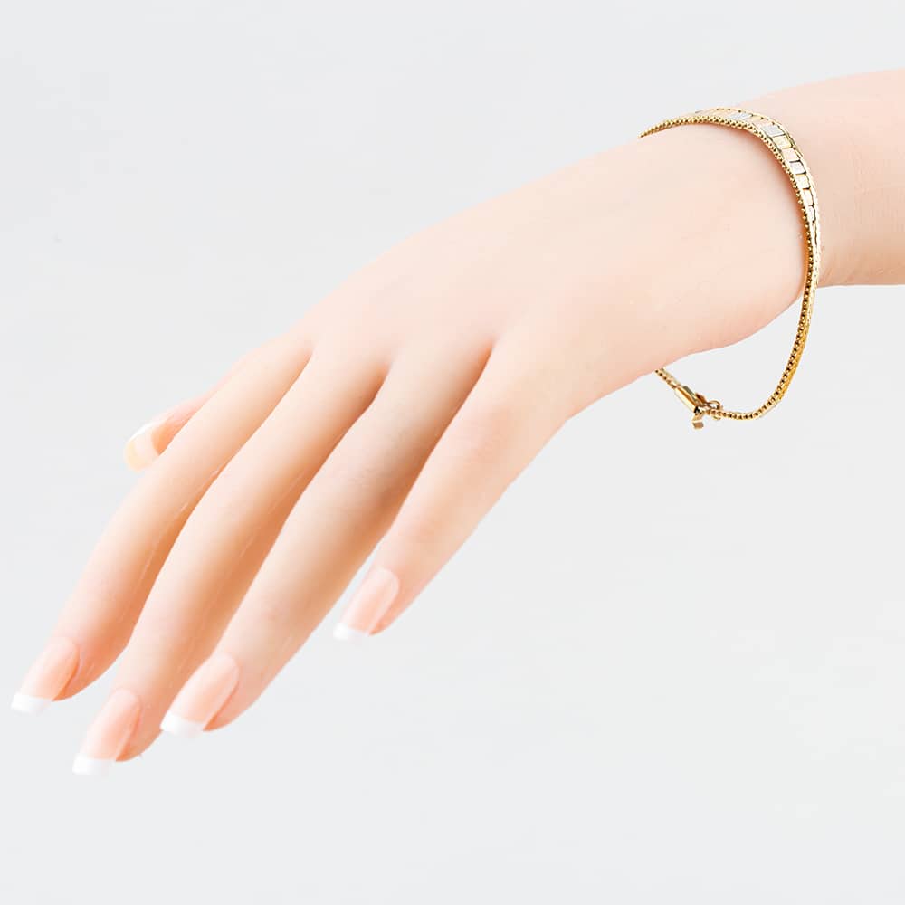Pre-Owned 9ct Three Colour Gold Graduated 7.5 Inch Bar Bracelet 41281272