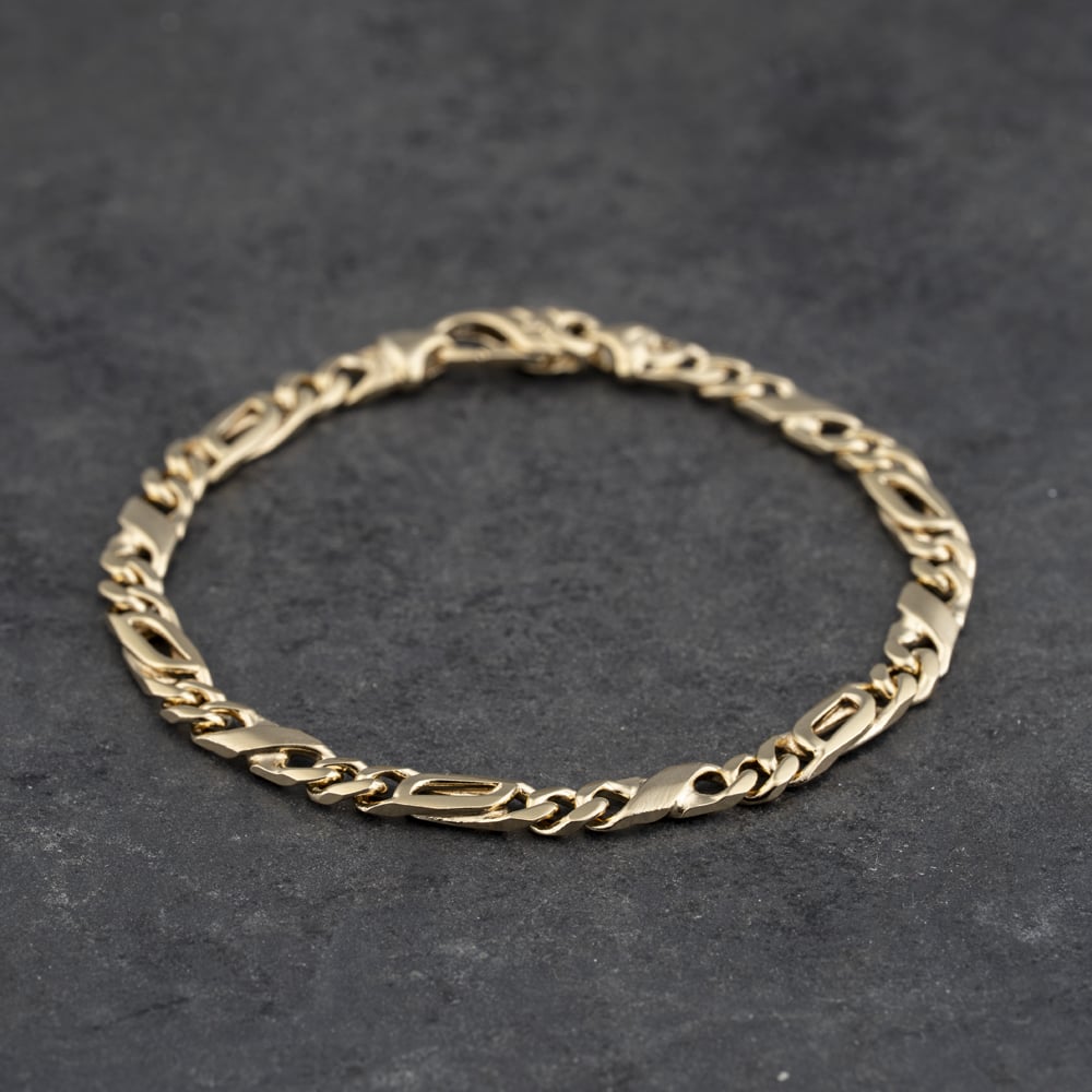 Pre-Owned 9ct Yellow Gold Infinity Link Fancy 7.5 Inch Figaro Chain Bracelet 41281881