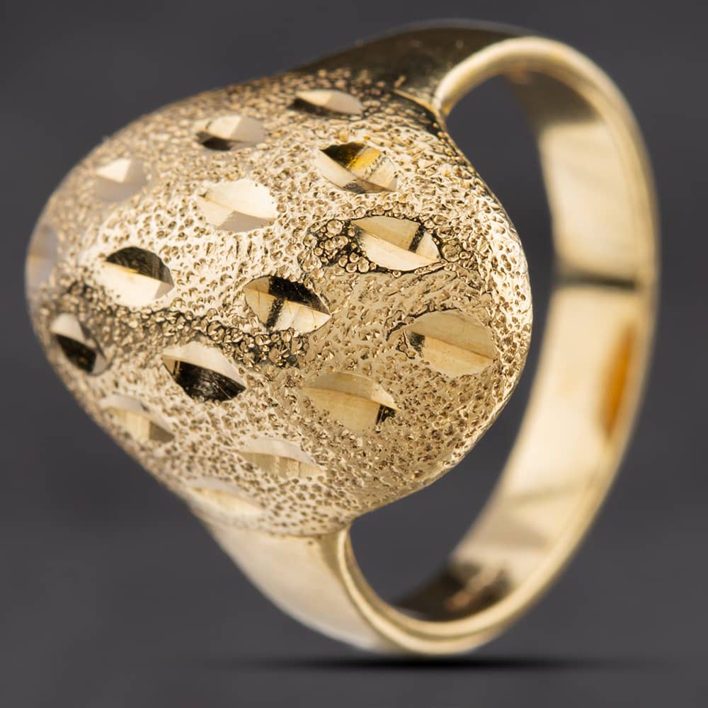 Product photograph of Pre-owned 9ct Yellow Gold Diamond Cut Dress Ring 4129459 from The Jewel Hut