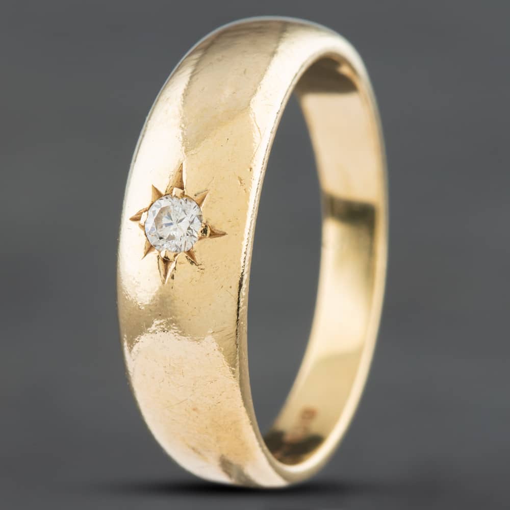 Product photograph of Pre-owned 9ct Yellow Gold Diamond Graduating Dress Ring 41341013 from The Jewel Hut