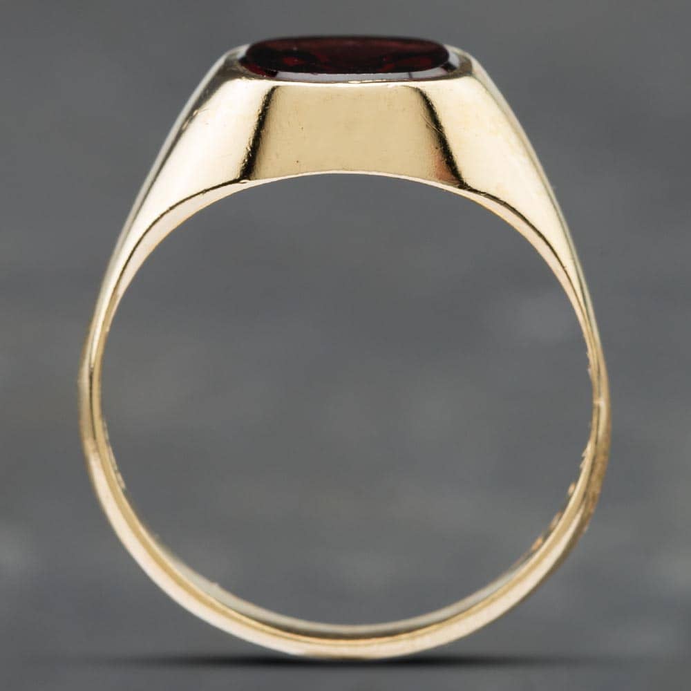 Pre-Owned 9ct Yellow Gold Garnet Oblong Signet Ring 41341138