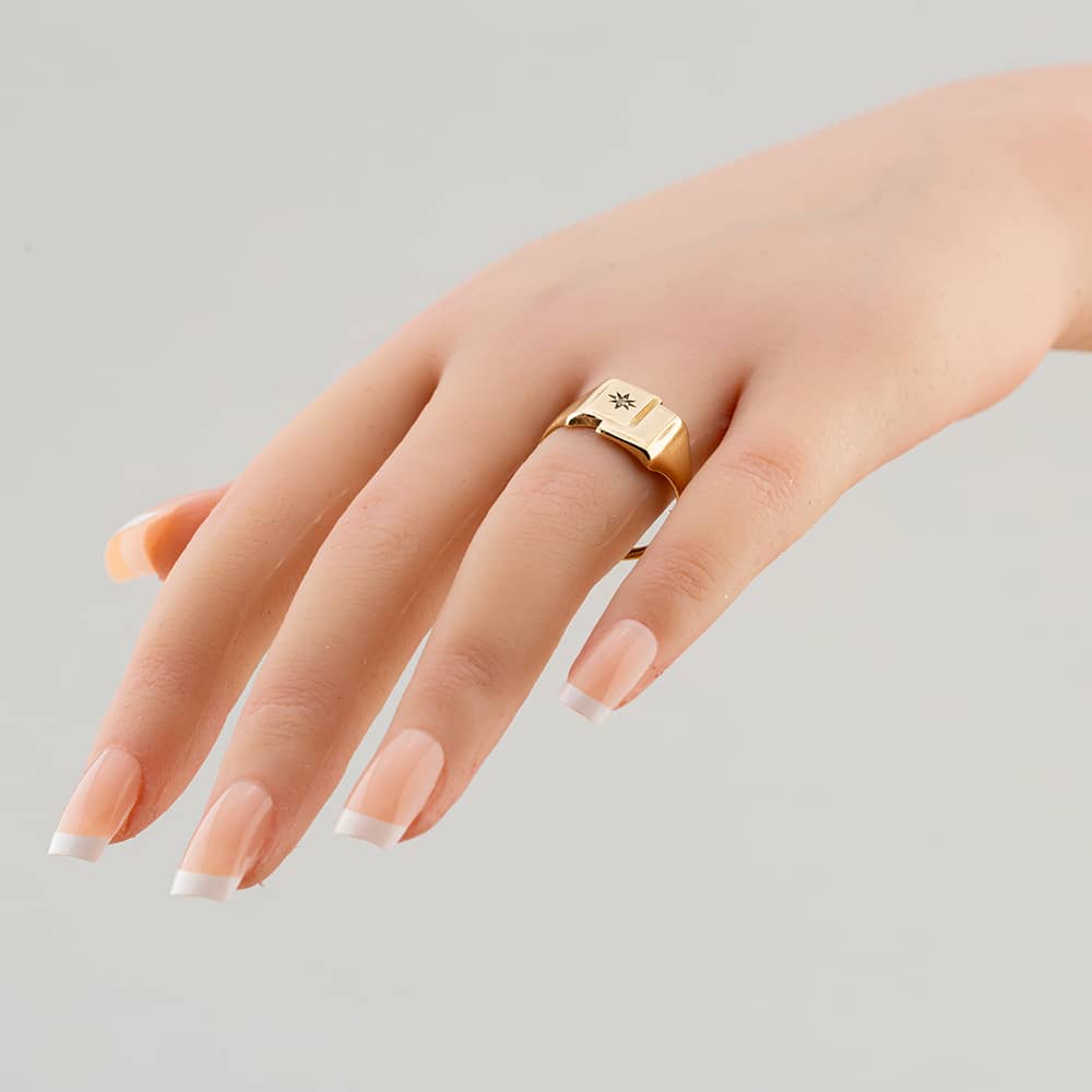 Pre-Owned Vintage 9ct Yellow Gold Diamond Oblong Overlap Signet Ring 41341271