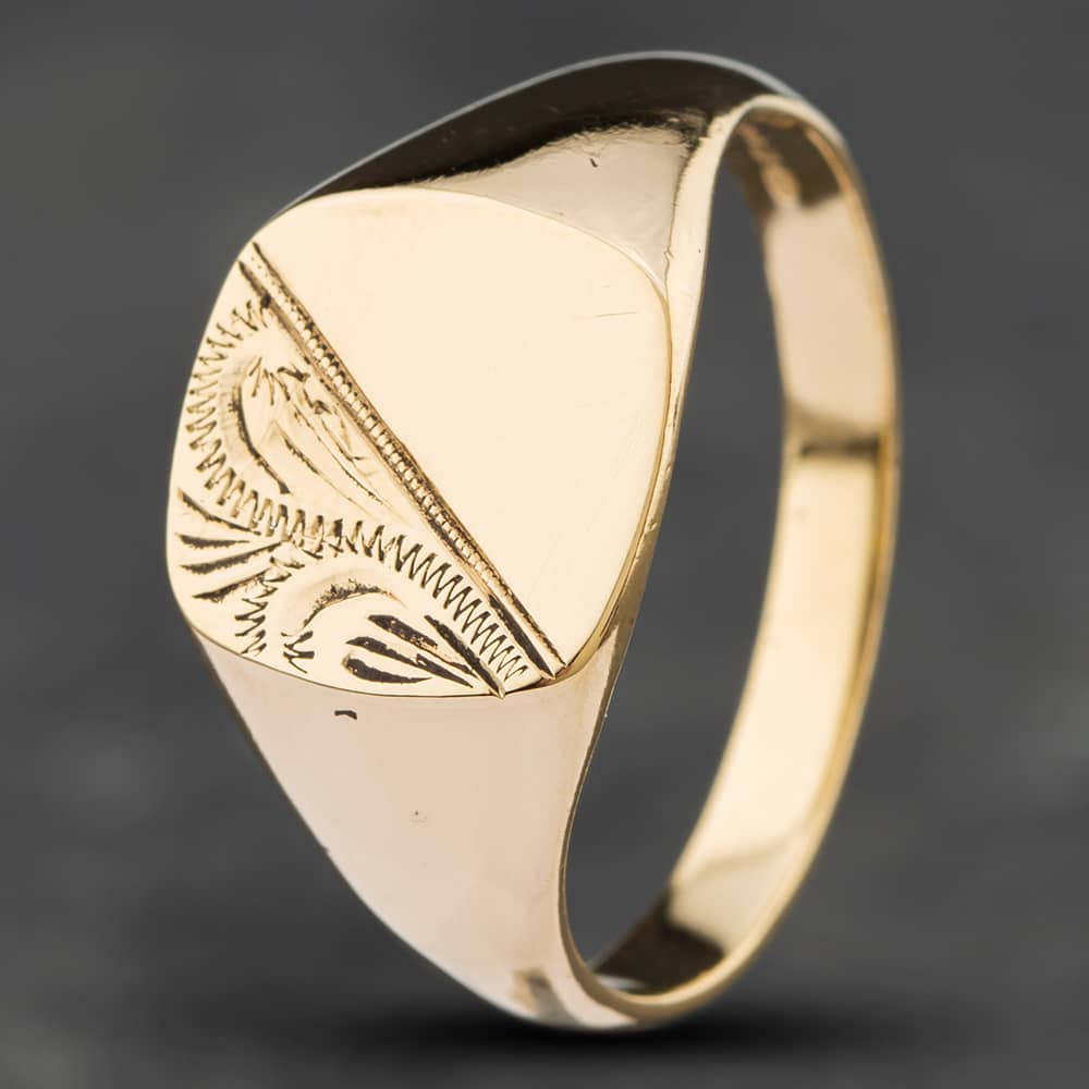 Pre-Owned 9ct Yellow Gold Half Engraved Cushion Signet Ring 41341