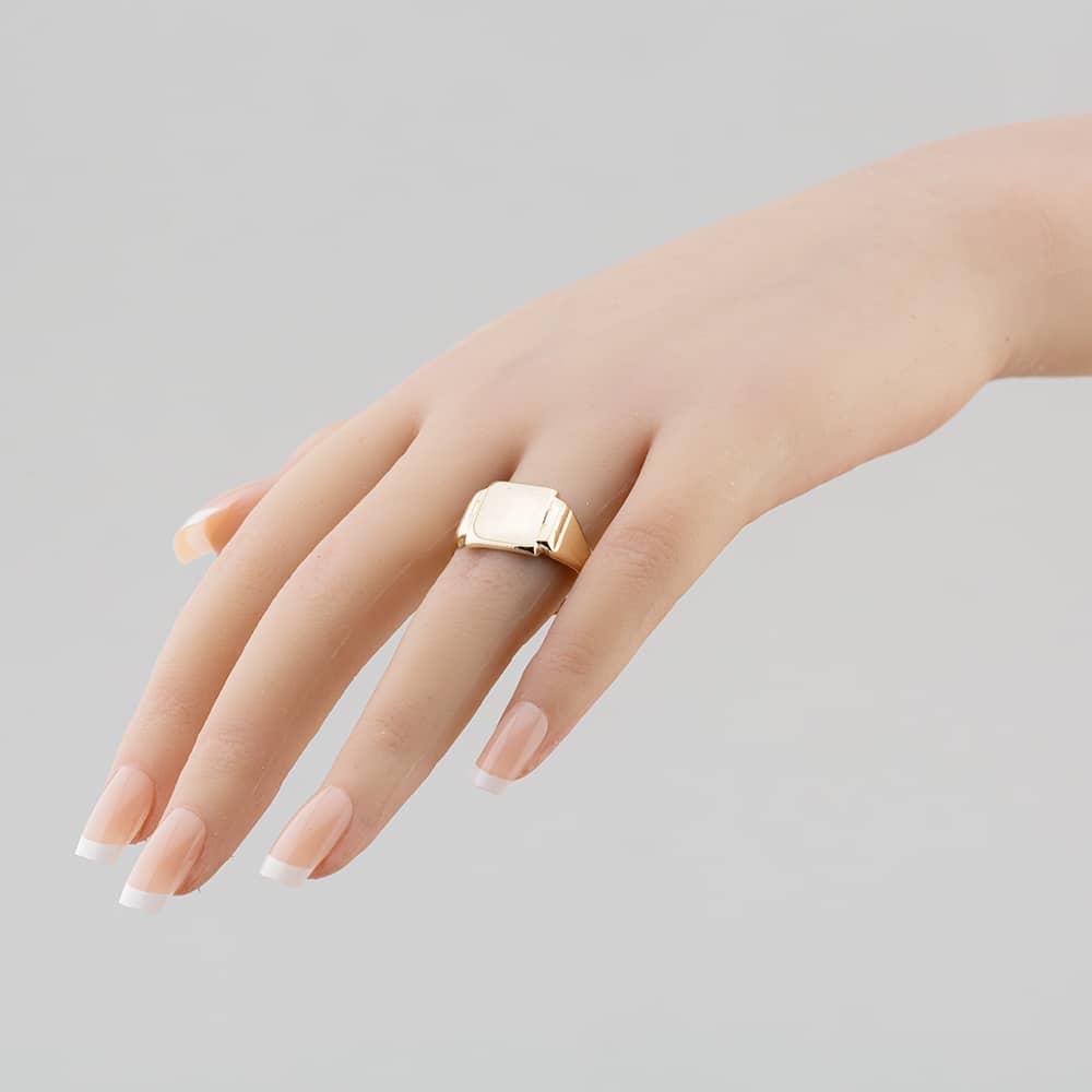 Pre-Owned Vintage 9ct Yellow Gold Oblong Signet Ring 41341315