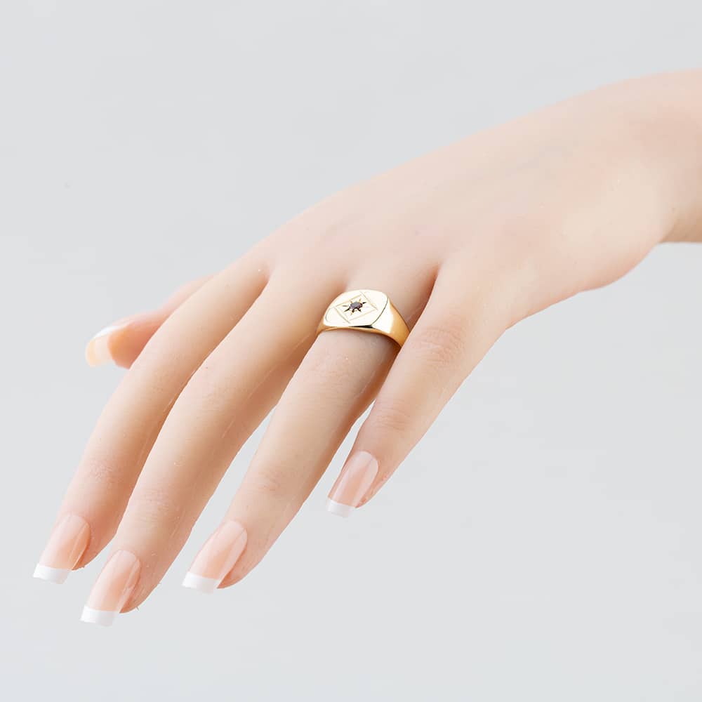 Pre-Owned Vintage 9ct Yellow Gold Garnet Oblong Signet Ring 41341453