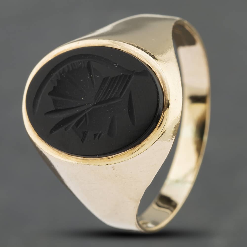 Product photograph of Pre-owned Vintage 9ct Yellow Gold Onyx Roman Head Signet Ring 41341541 from The Jewel Hut