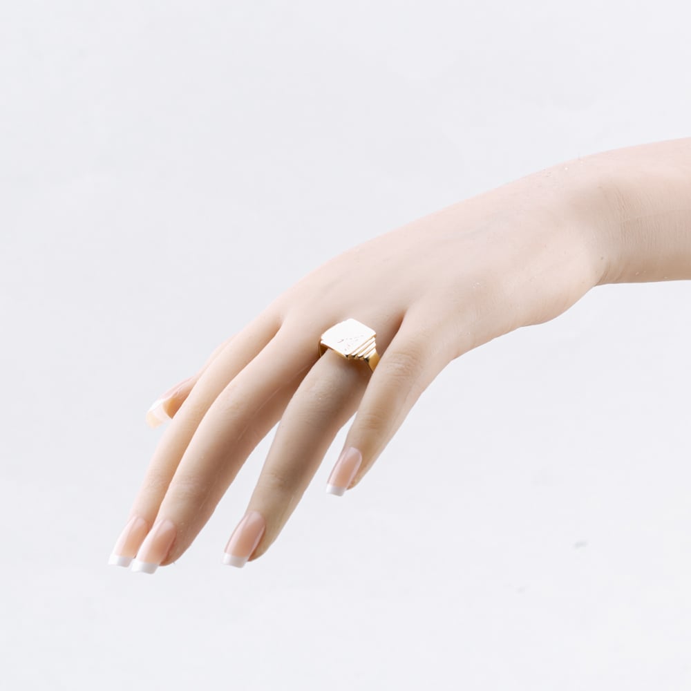Pre-Owned 9ct Yellow Gold Oblong Part Engraved Signet Ring 41342048