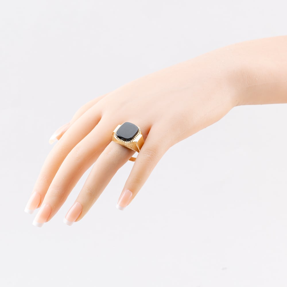 Pre-Owned 9ct Yellow Gold Onyx Large Oblong Signet Ring 41342123