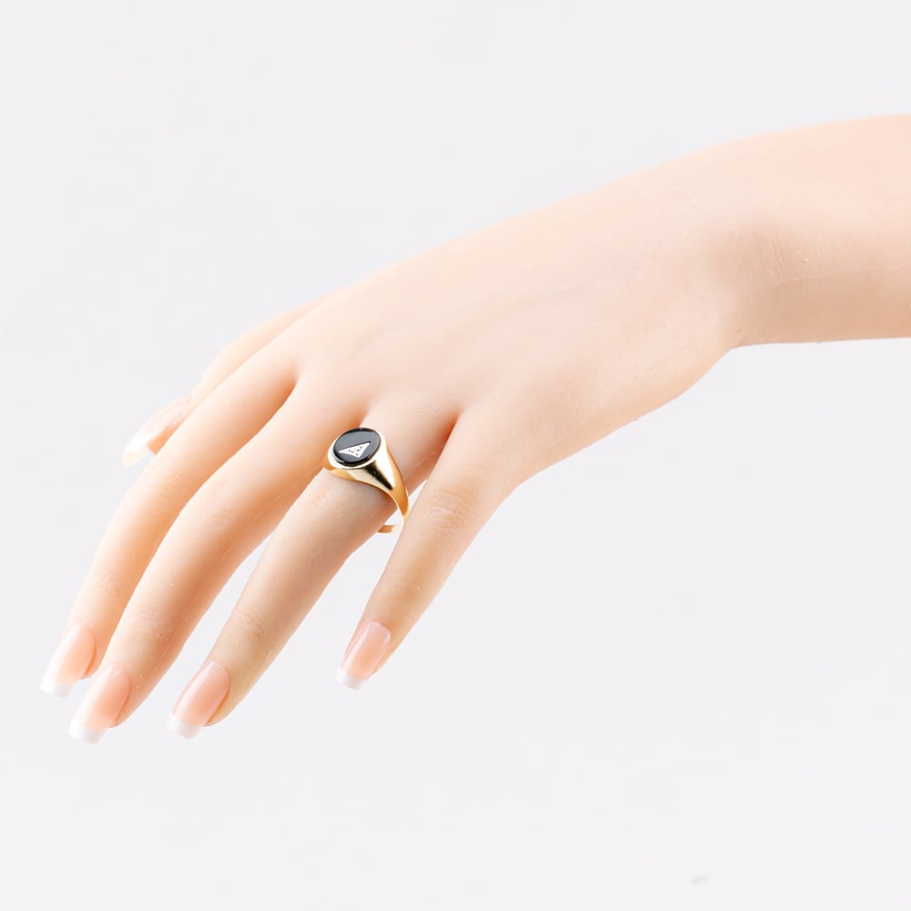 Pre-Owned 9ct Yellow Gold Onyx & Diamond Oval Signet Ring 41342125
