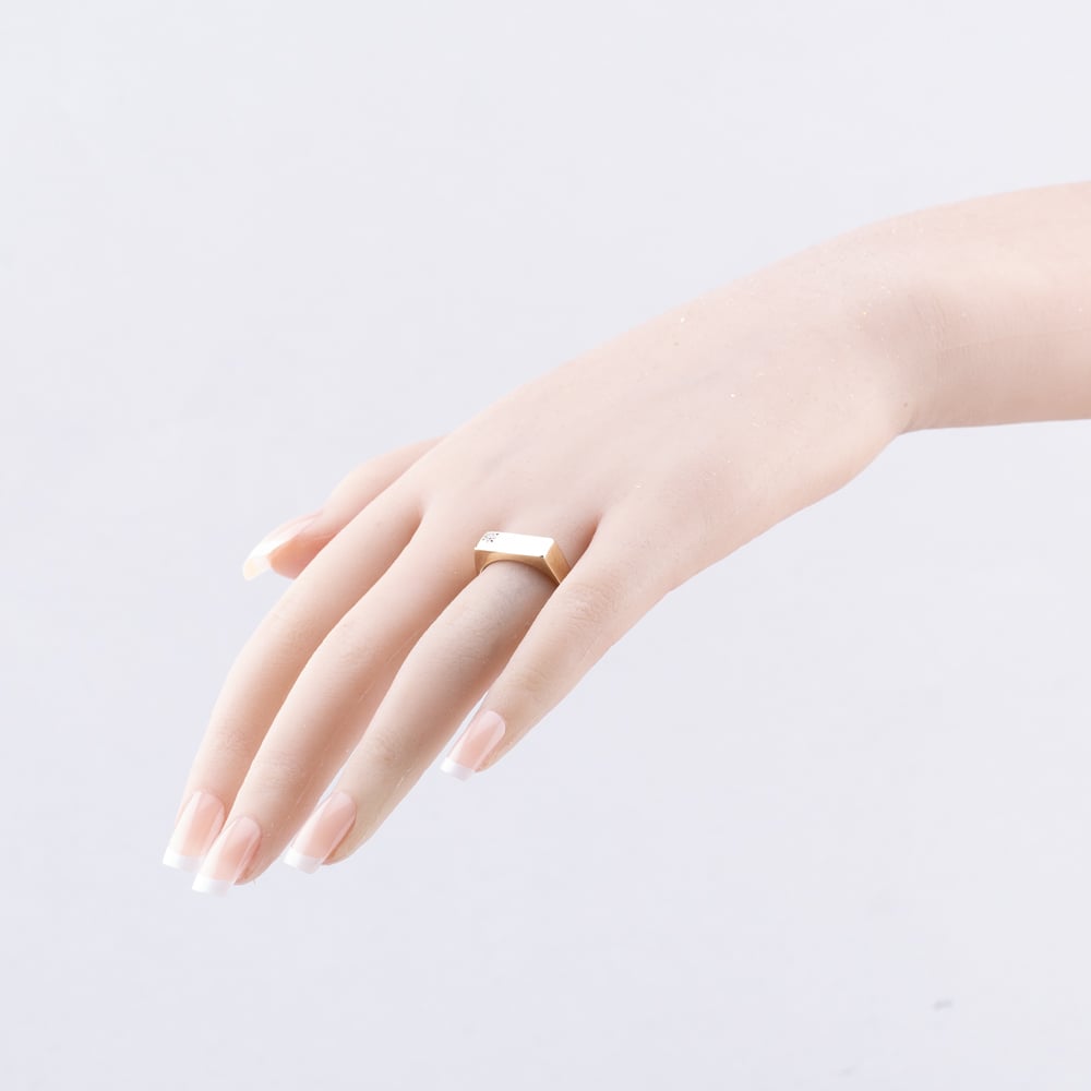 Pre-Owned 9ct Yellow Gold Diamond Oblong Signet Ring 41342172