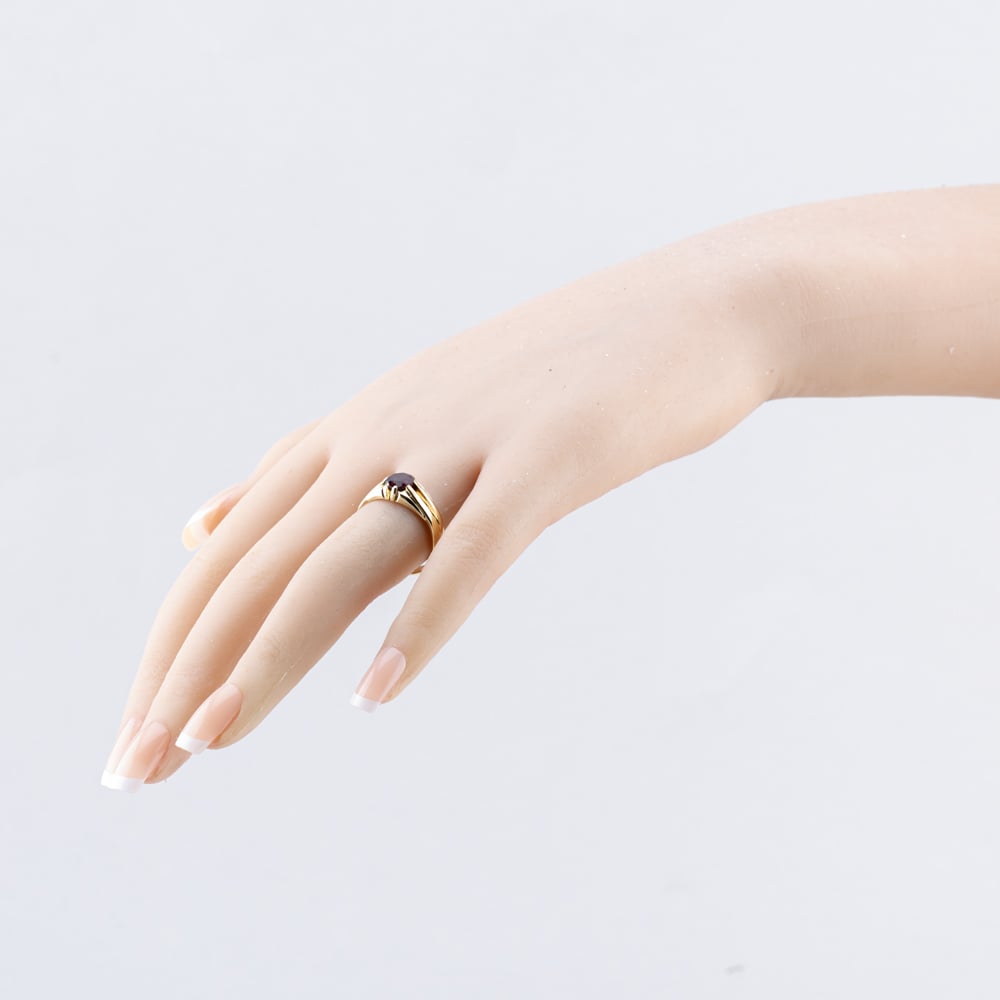 Pre-Owned 9ct Yellow Gold Garnet Signet Ring 41342197