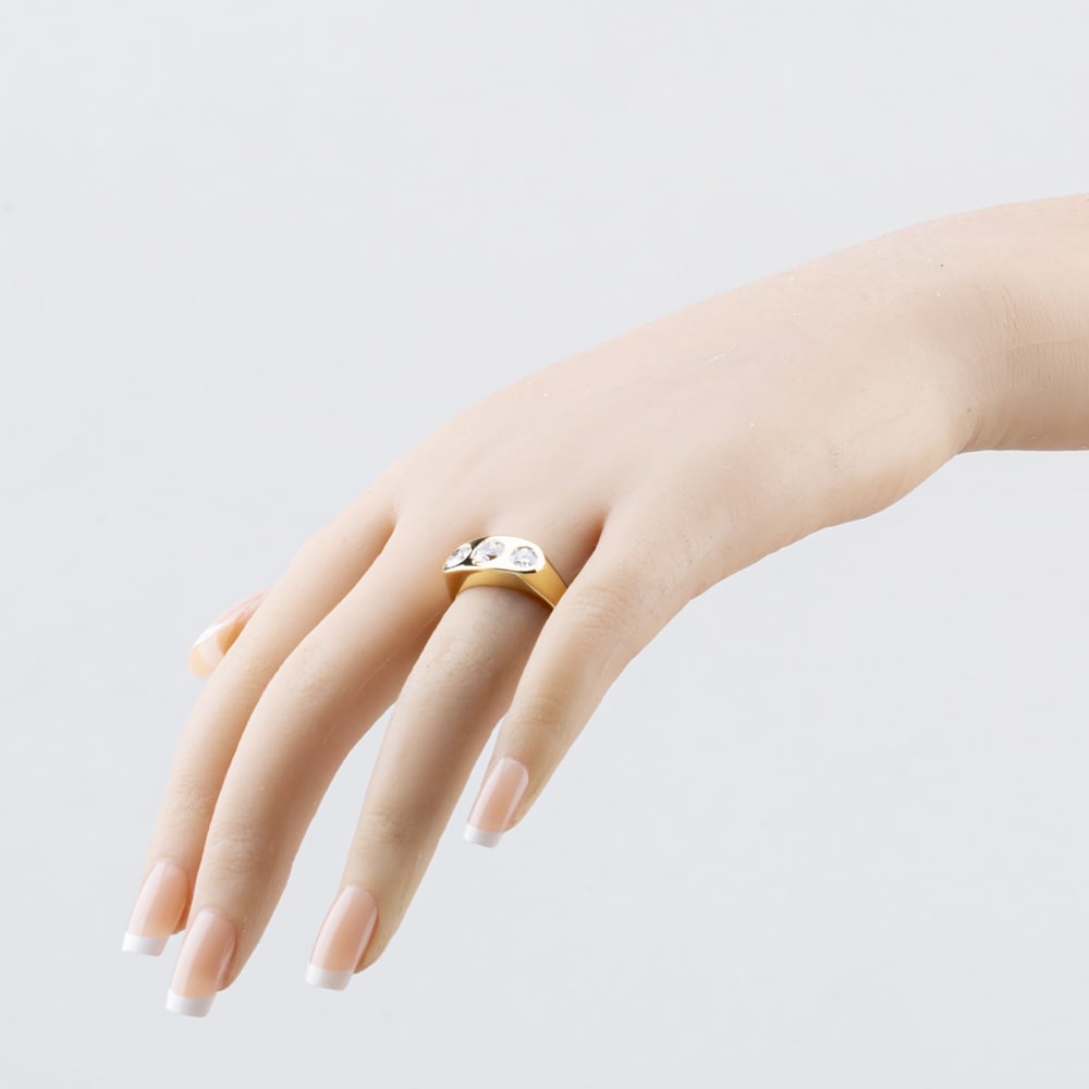 Pre-Owned 18ct Yellow Gold Brilliant Cut Diamond Heavy Three Stone Ring 41342205