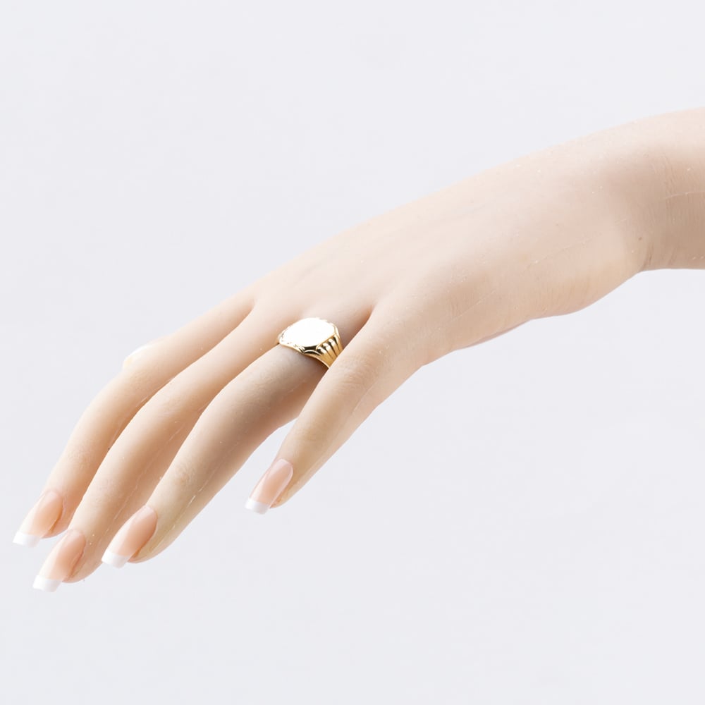 Pre-Owned Vintage 9ct Yellow Gold Part Engraved Cushion Signet Ring 41342225