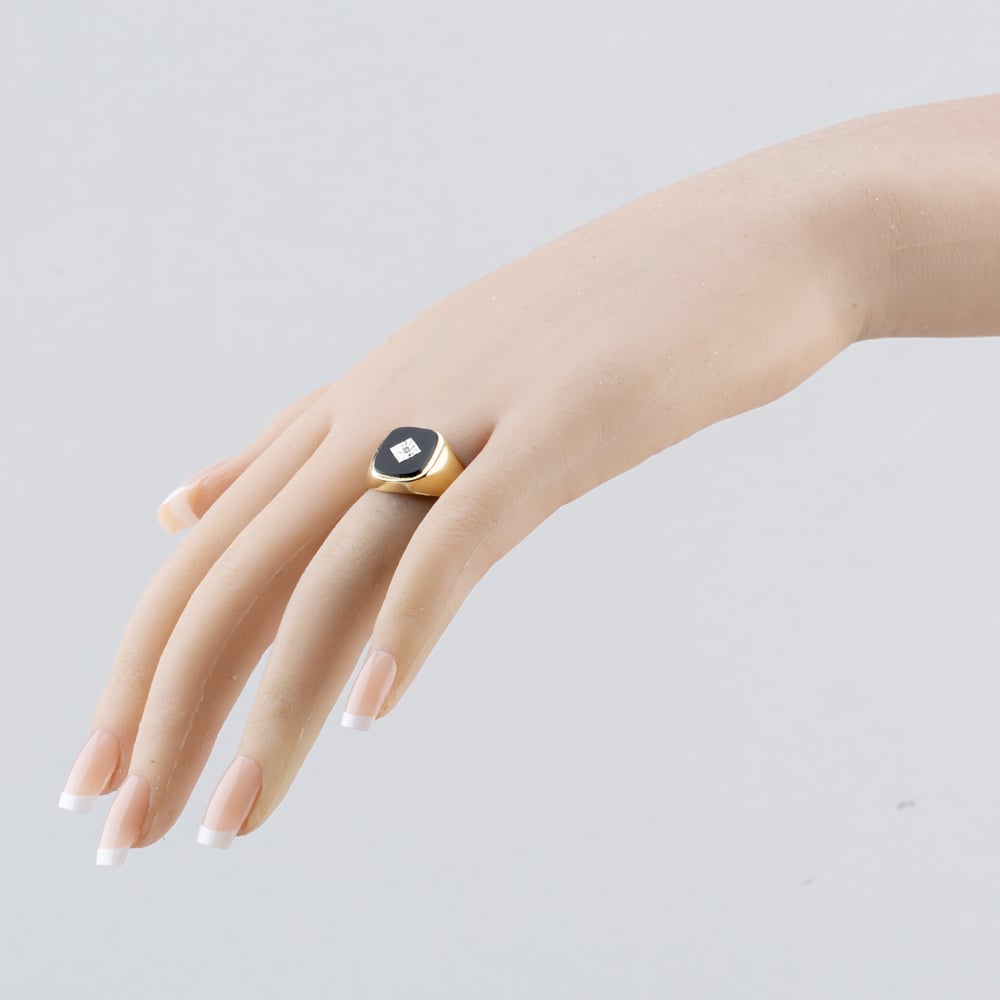 Pre-Owned 9ct Yellow Gold Onyx & Diamond Oblong Part Engraved Signet Ring 41342323