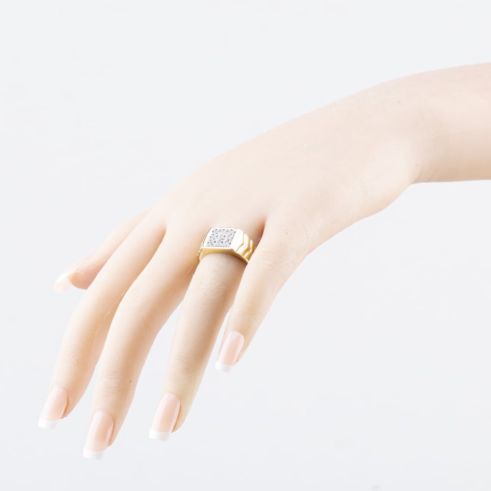 Pre-Owned 9ct Yellow Gold Cubic Zirconia Set Signet Ring 41342330