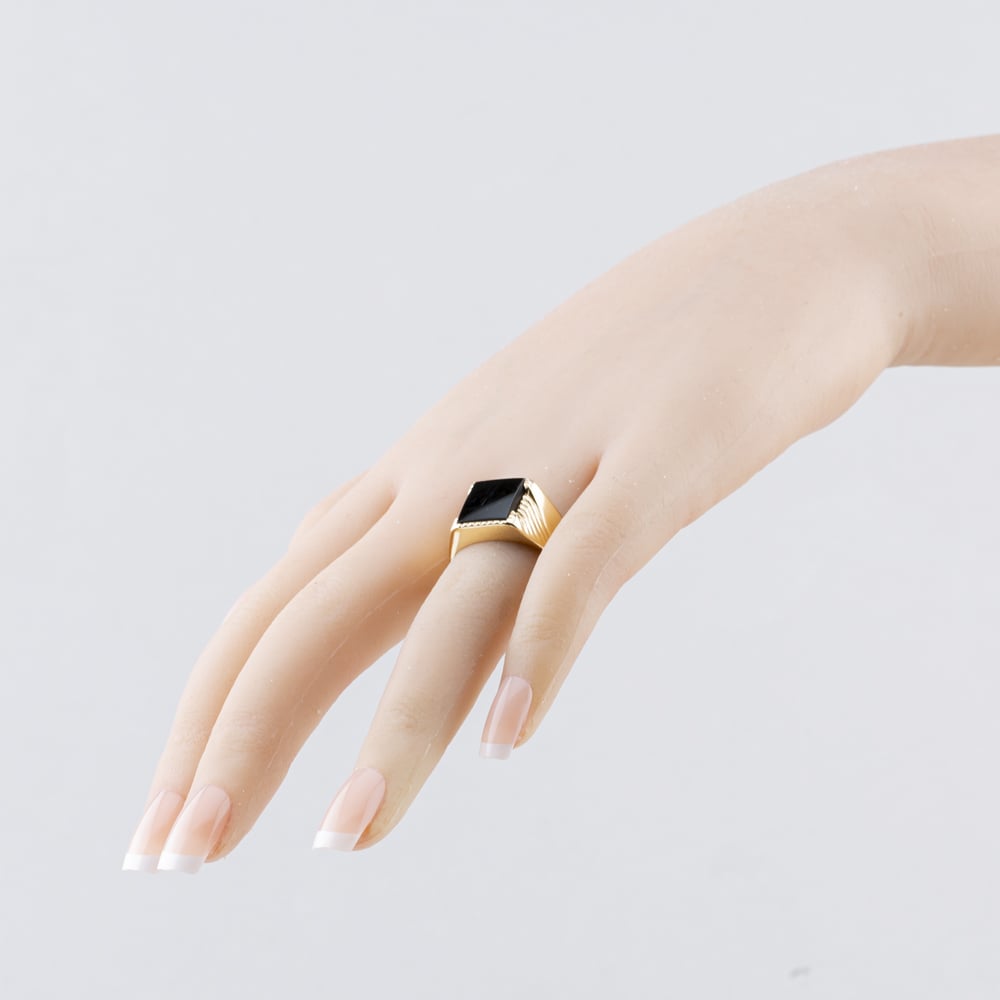 Pre-Owned 9ct Yellow Gold Onyx Oblong Signet Ring 41342338