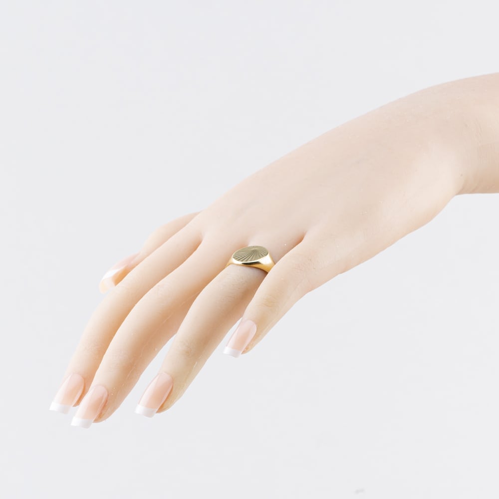 Pre-Owned 9ct Yellow Gold Oval Signet Ring 41342364
