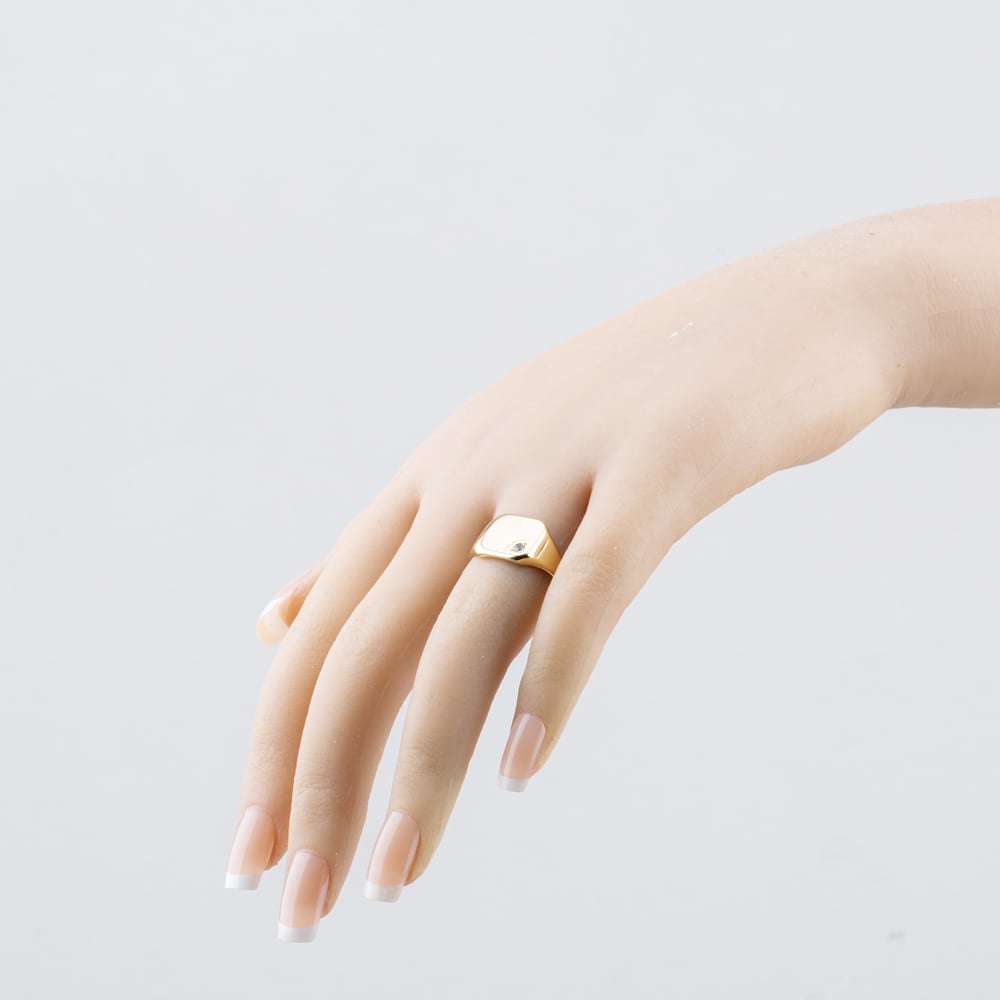 Pre-Owned 9ct Yellow Gold Cubic Zirconia Set Cushion Shape Signet Ring 41342379