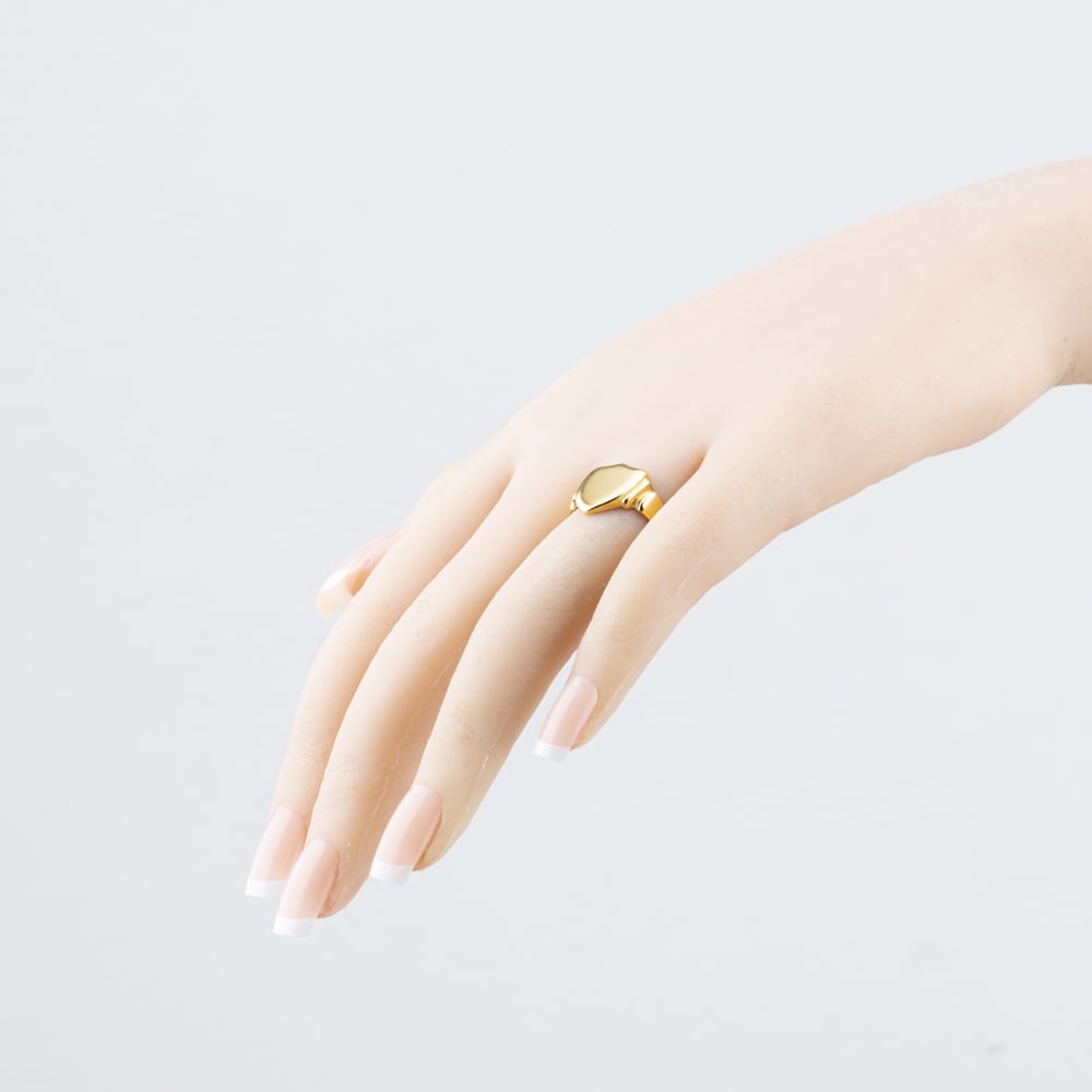 Pre-Owned Vintage 18ct Yellow Gold Plain Sheild Signet Ring 41342384