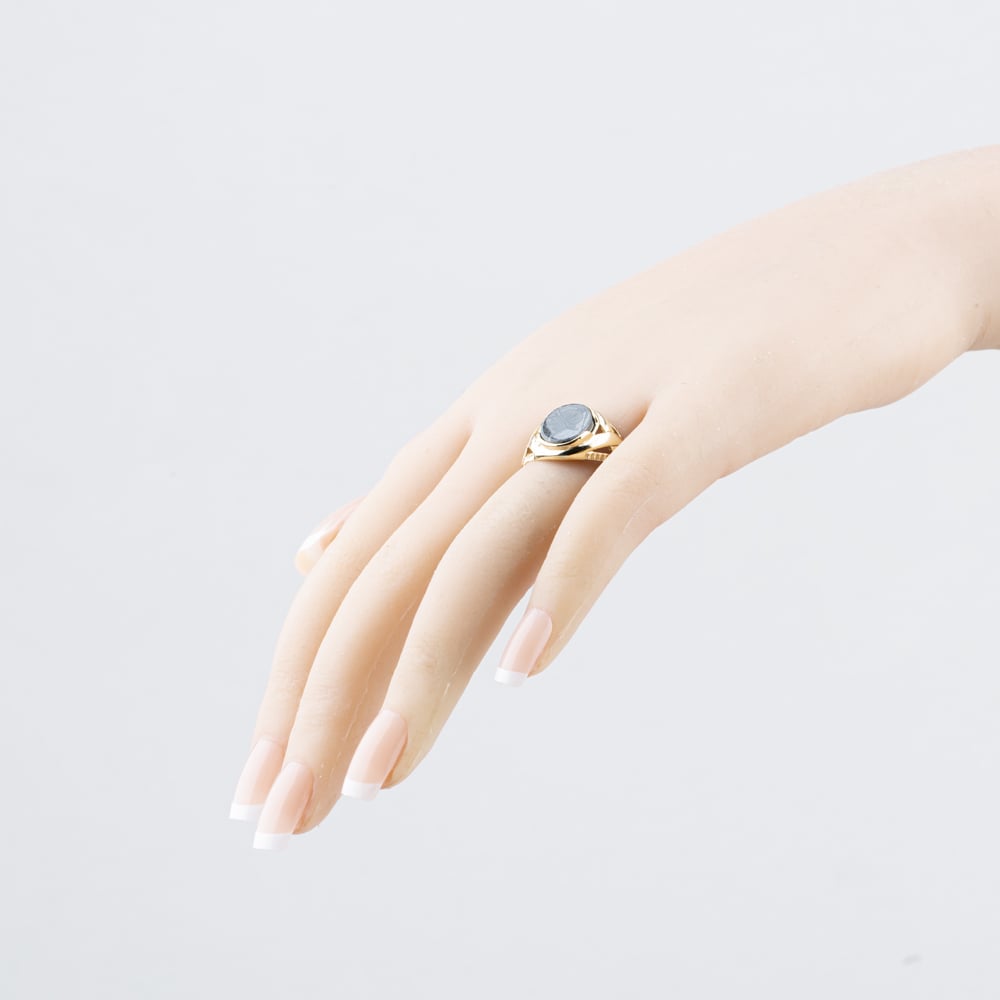 Pre-Owned 9ct Yellow Gold Hematite Oval Engraved Signet Ring 41342391