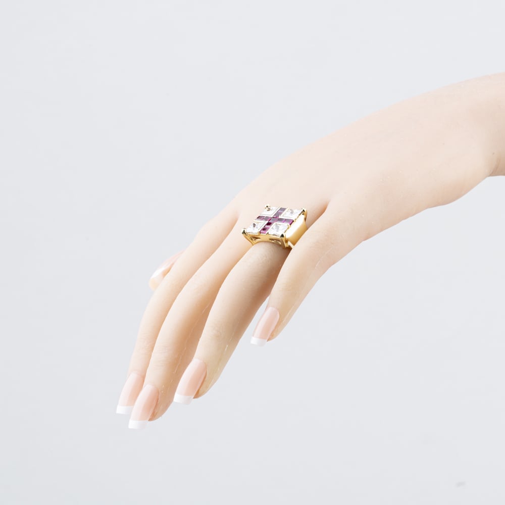 Pre-Owned 9ct Yellow Gold Red & White Cubic Zirconia Set St George Flag Signet Ring 41342396