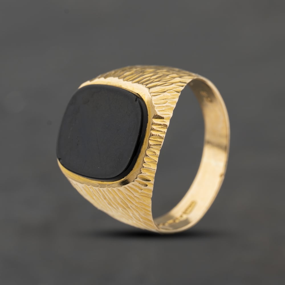 Pre-Owned 9ct Yellow Gold Onyx Oblong Signet Ring 41342470