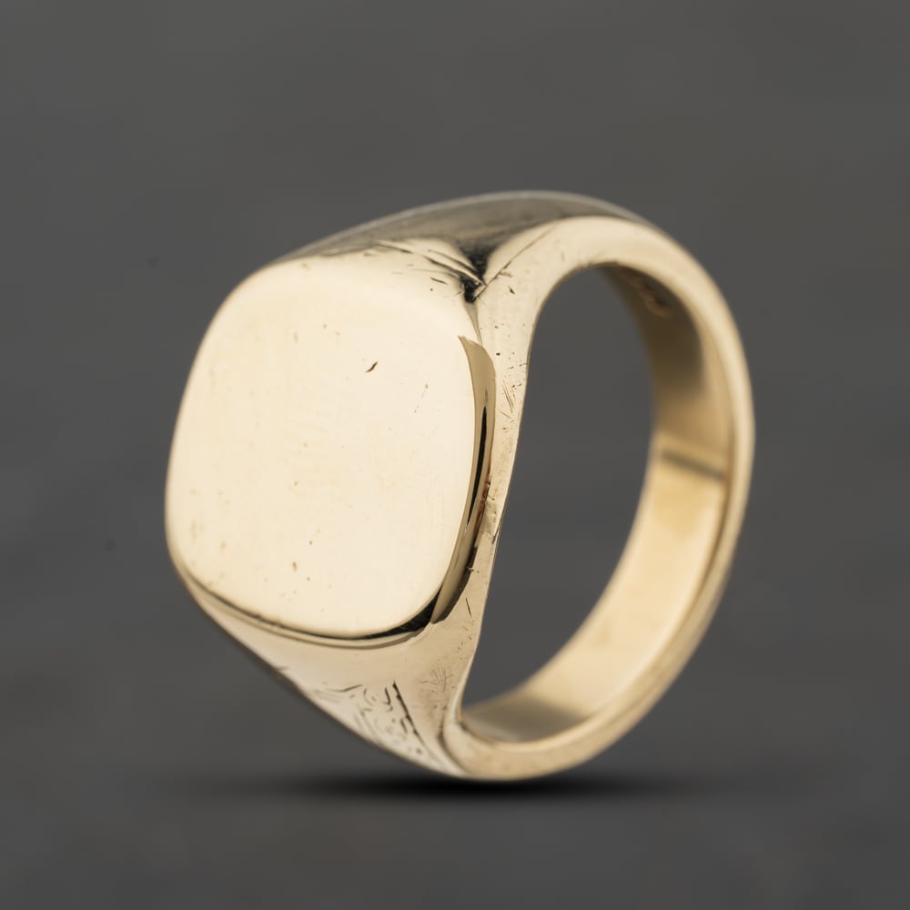 Pre-Owned 9ct Yellow Gold Plain Oblong Signet Ring 41342499