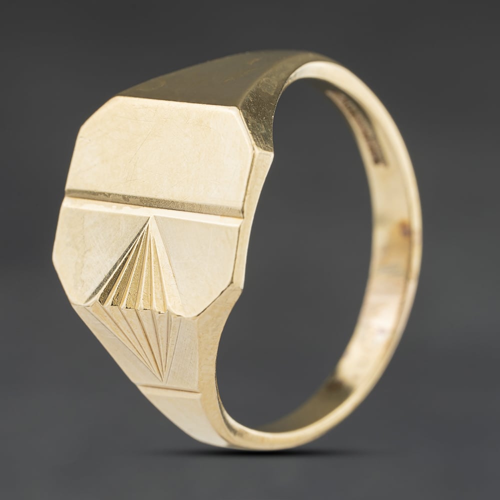 Pre-Owned 9ct Yellow Gold Rectangle Signet Ring 41342502