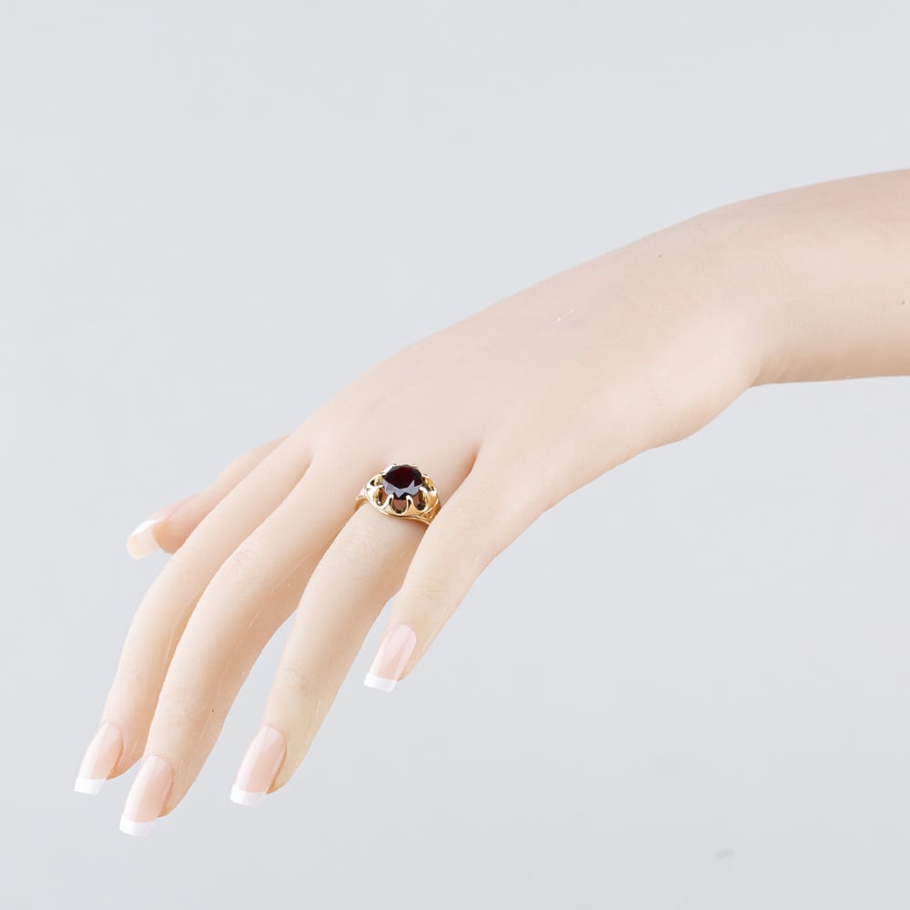 Pre-Owned 9ct Yellow Gold Garnet Signet Ring 41342531