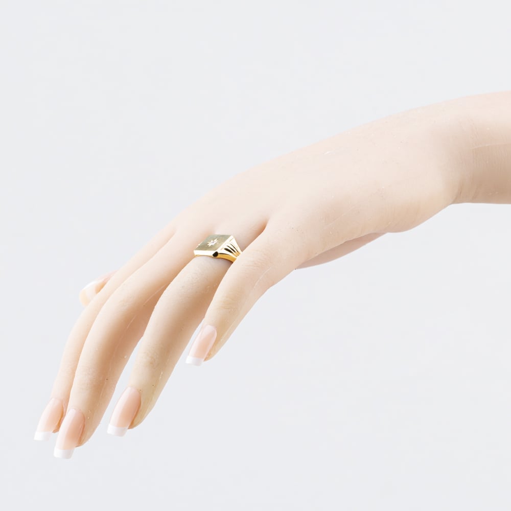 Pre-Owned 9ct Yellow Gold Diamond Oblong Signet Ring 41342543