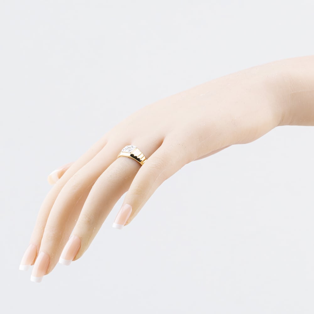 Pre-Owned 9ct Yellow Gold Diamond Square Signet Ring 41342547