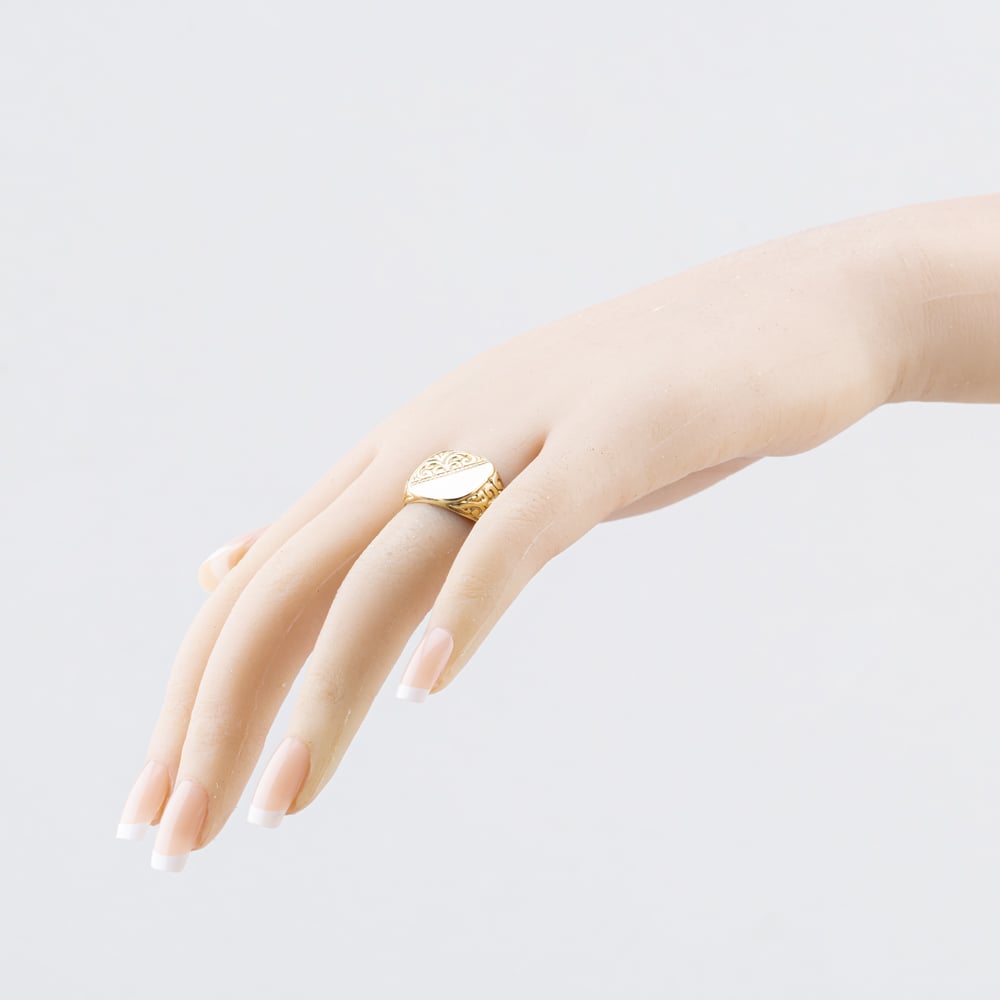 Pre-Owned 9ct Yellow Gold Cushion Half Engraved Signet Ring 41342558