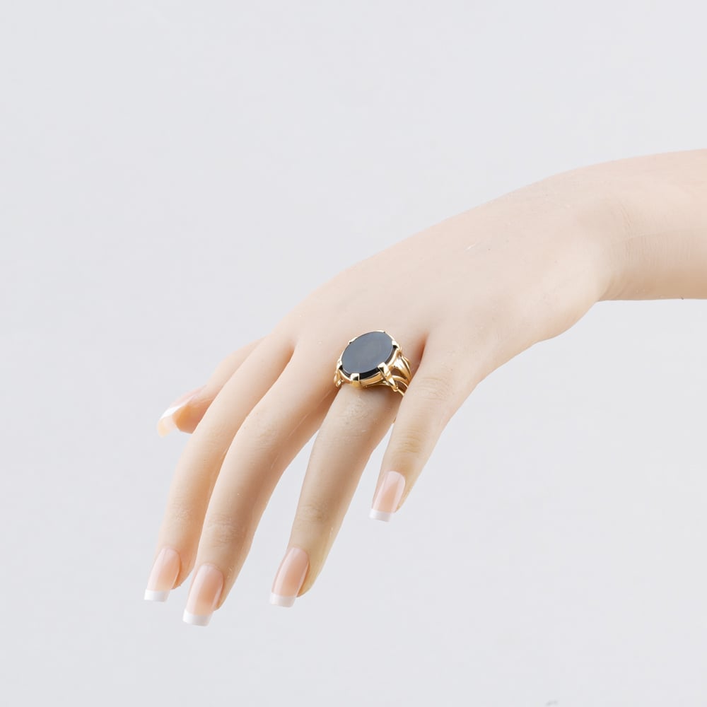 Pre-Owned 9ct Yellow Gold Onyx Large Oval Signet Ring 41342588