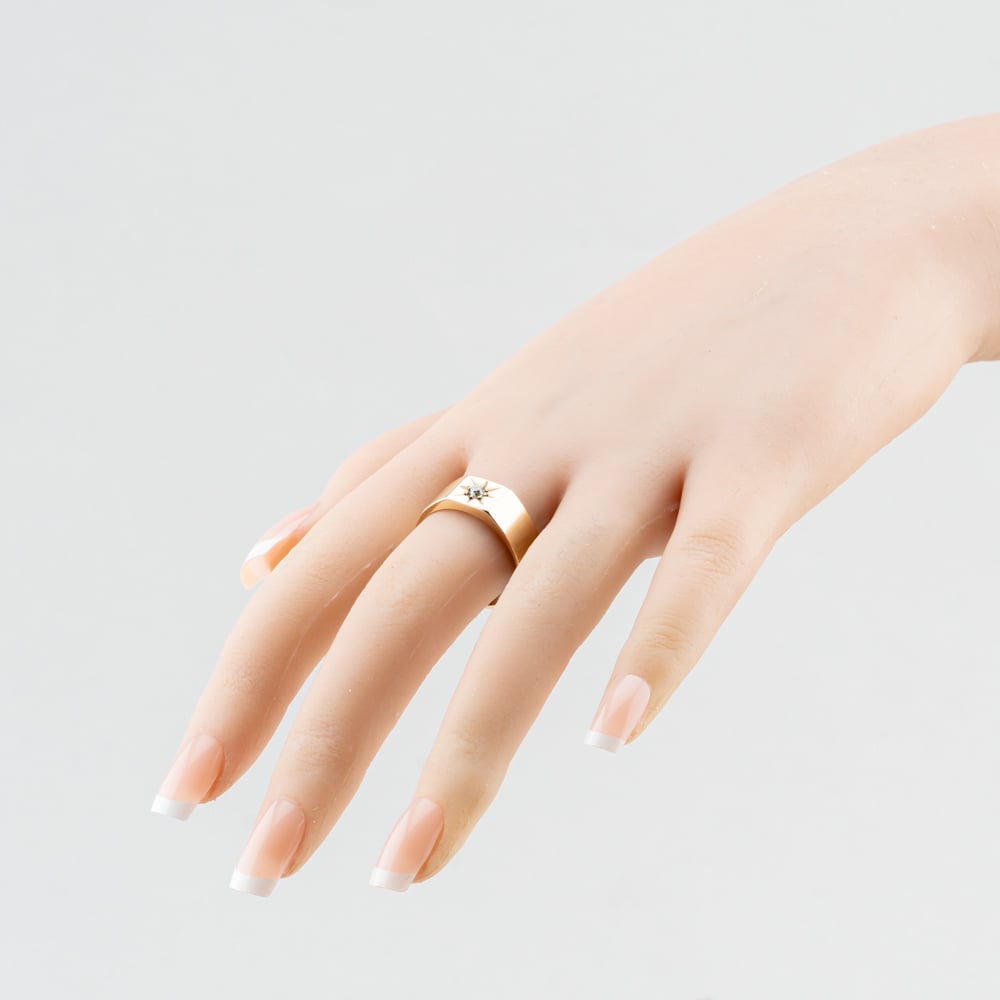 Pre-Owned 9ct Yellow Gold Diamond Signet Ring 41342631