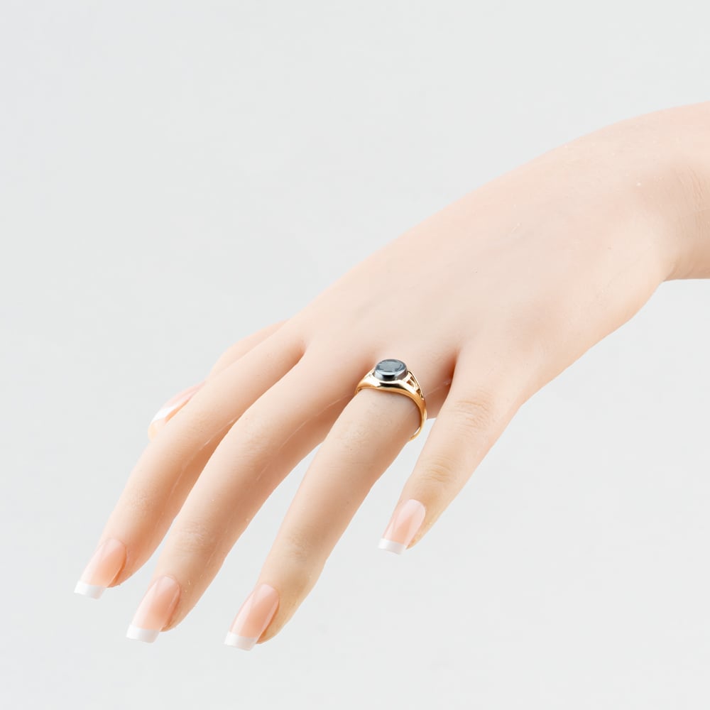 Pre-Owned 9ct Yellow Gold Hematite Oval With Open Work Shoulders Signet Ring 41342633