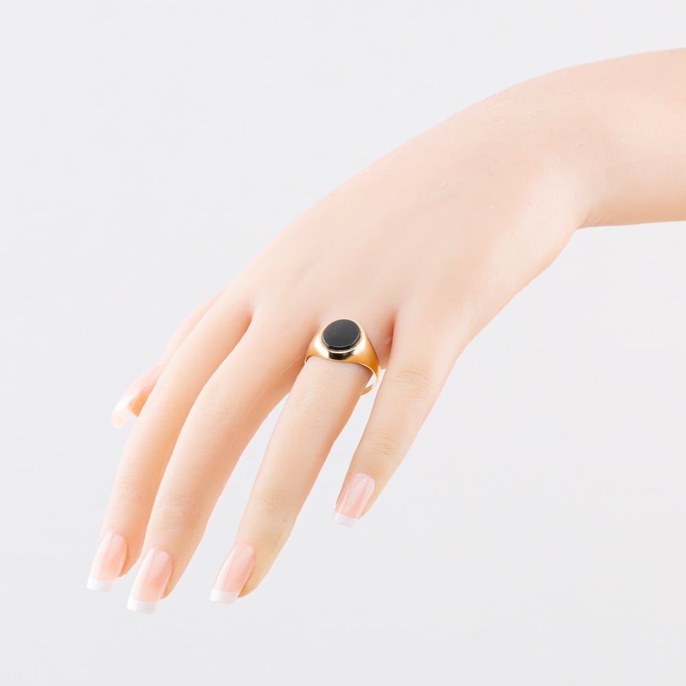 Pre-Owned 9ct Yellow Gold Onyx Oval Signet Ring 41342676