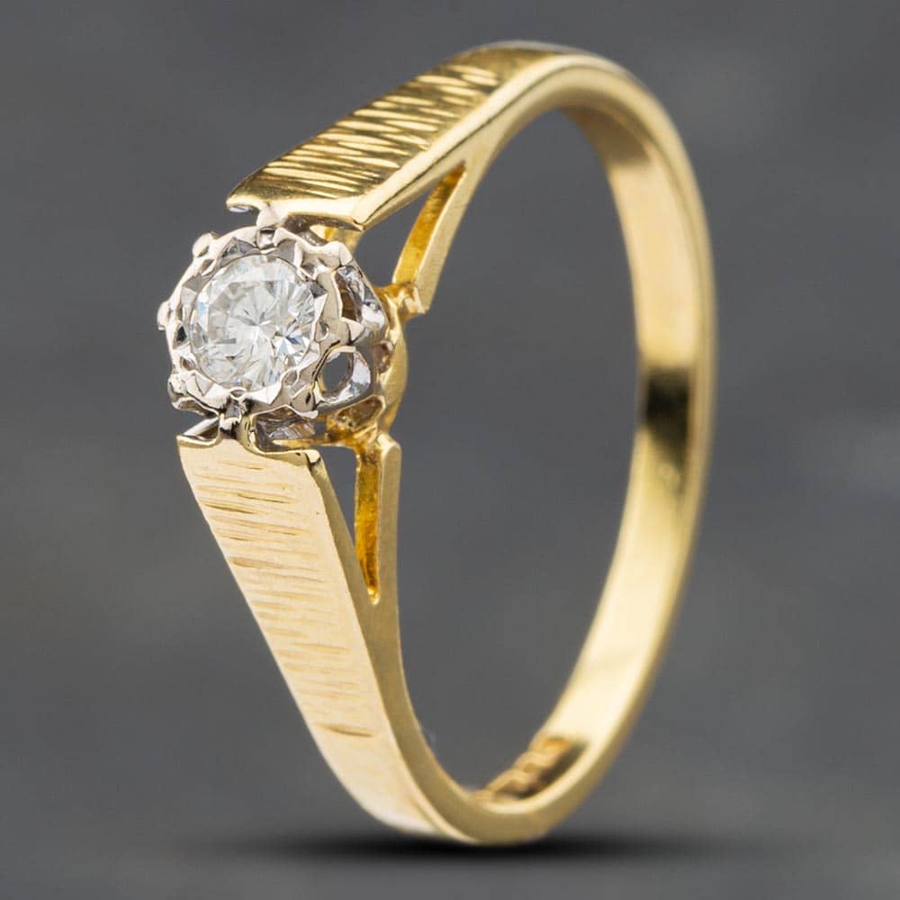 Product photograph of Pre-owned 18ct Yellow Gold Diamond Solitaire Ring 41381337 from The Jewel Hut