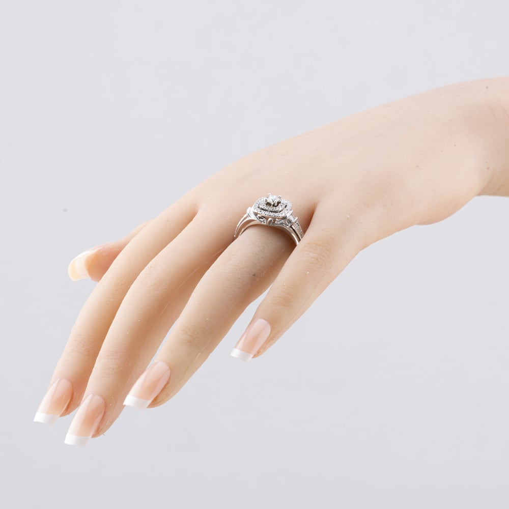 Pre-Owned White Gold Diamond Cluster Ring 41382316