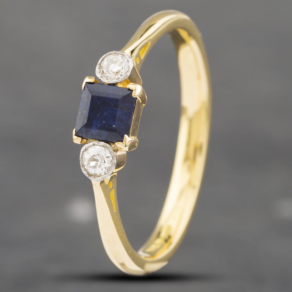 Product photograph of Pre-owned 18ct Yellow Gold Sapphire Amp Diamond Three Stone Ring 41382342 from The Jewel Hut