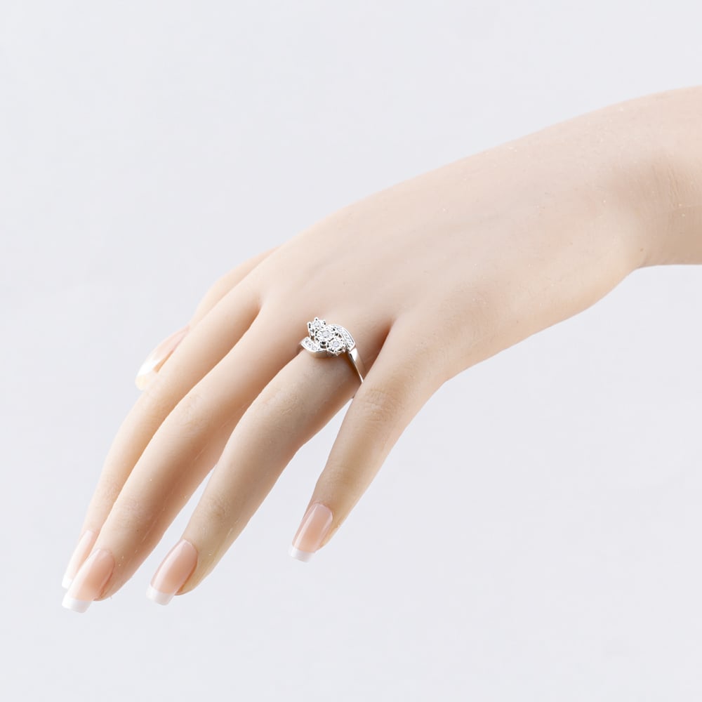 Pre-Owned 9ct White Gold 0.15ct Brilliant Cut Diamond Twist Three Stone Ring 41383648