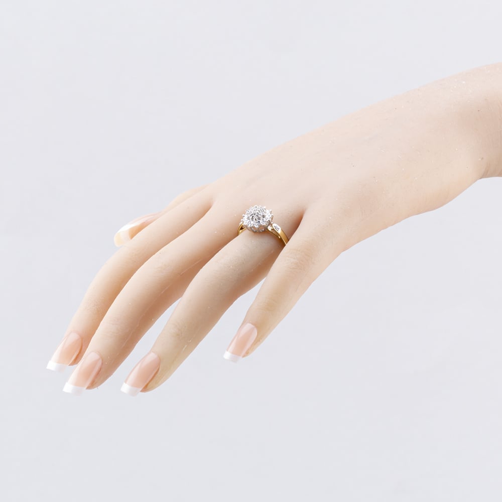 Pre-Owned 9ct Yellow Gold 0.05ct Diamond Cluster Ring 41383826