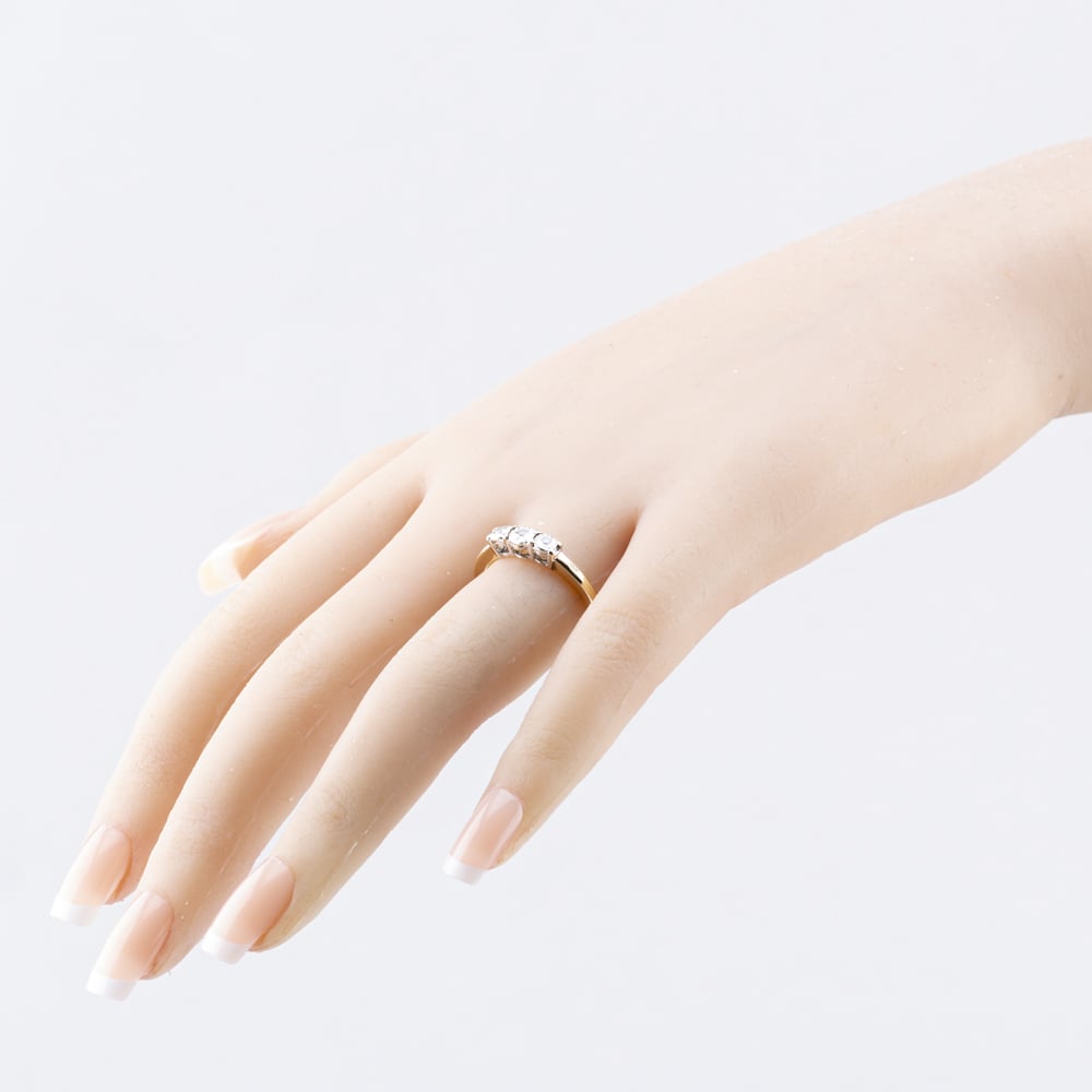 Pre-Owned 9ct Yellow Gold Brilliant Cut Diamond Three Stone Ring 41383851