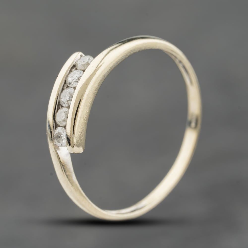 Pre-Owned 9ct White Gold Diamond Tenstion Set Crossover Five Stone Ring 41384200