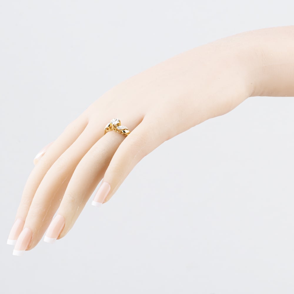 Second Hand 9ct Yellow Gold Diamond & Diamond Set Twist Shoulders Solitaire Ring 41384229