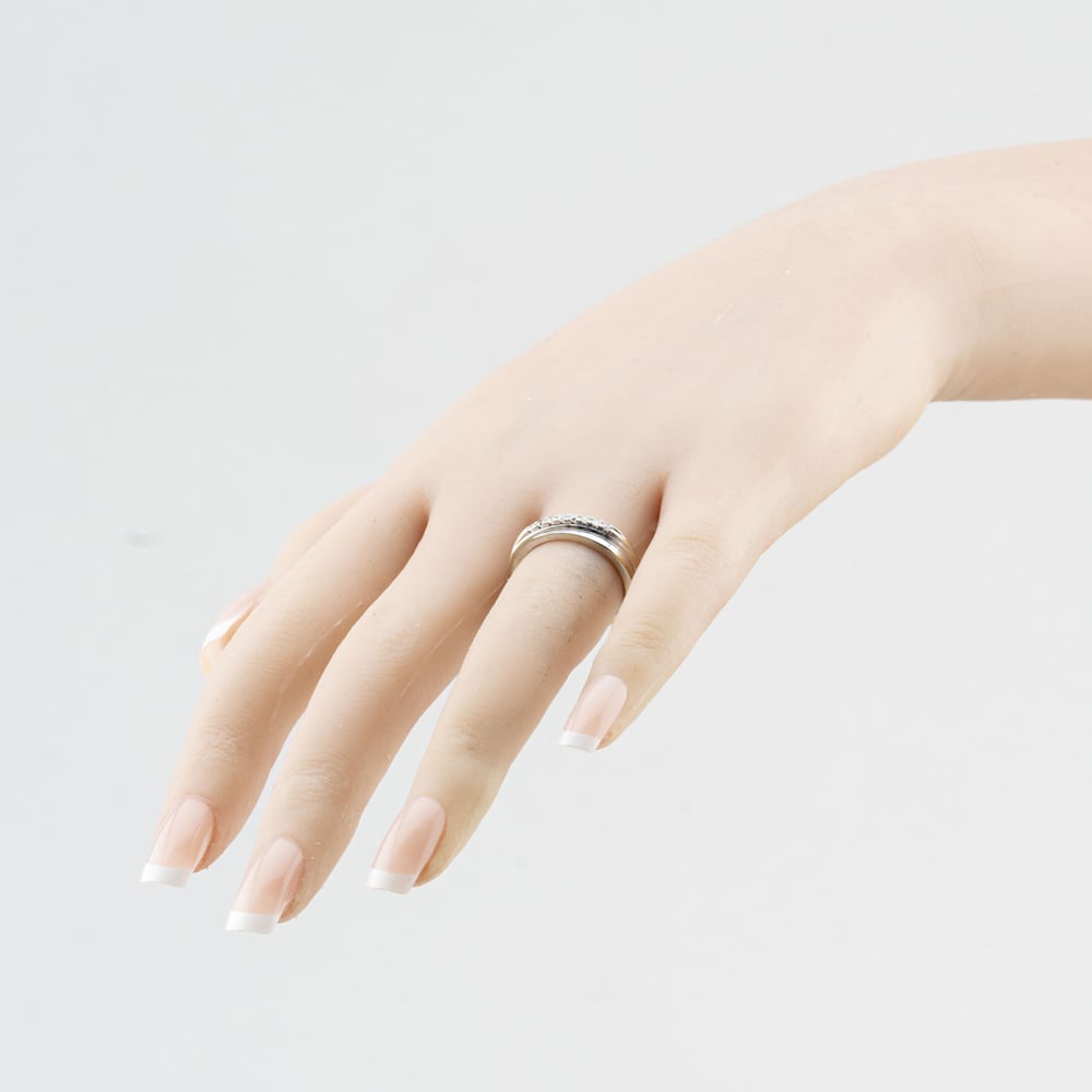 Pre-Owned 9ct White Gold Diamond Crossover Twist Ring 41384918