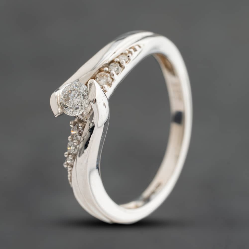 Pre-Owned 9ct White Gold 0.25ct Brilliant Cut Diamond Shoulder Set Solitaire Ring 41384944