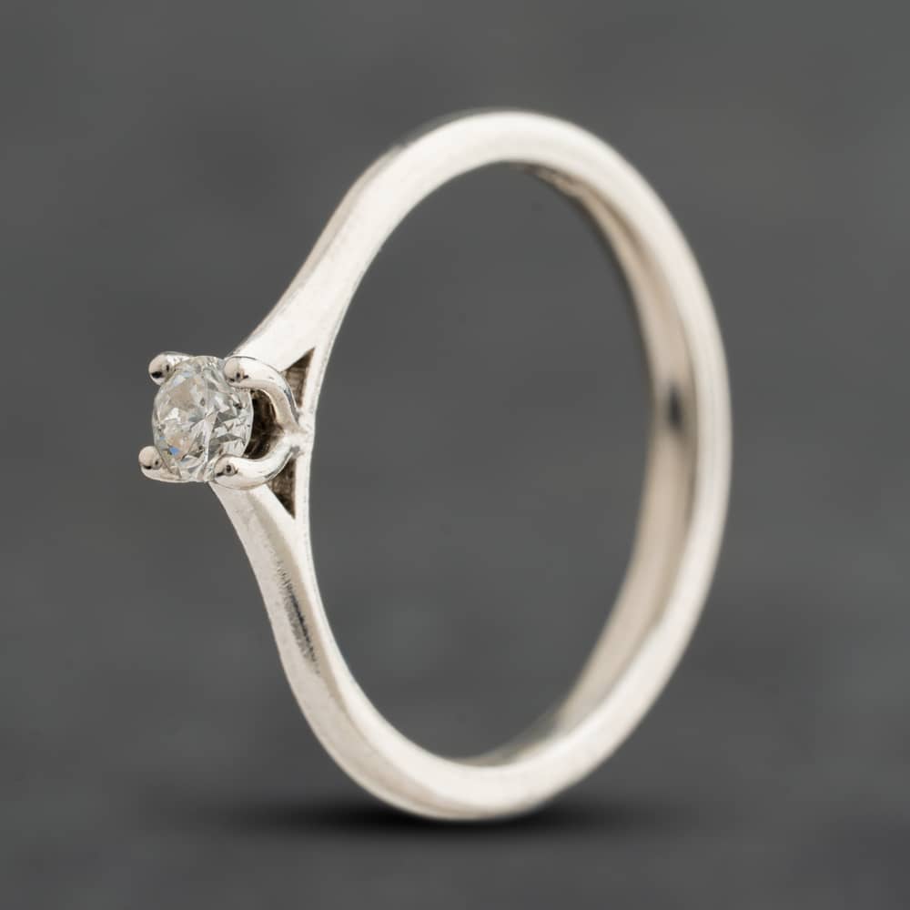 Pre-Owned Platinum Brilliant Cut Diamond Solitaire Ring 41384964