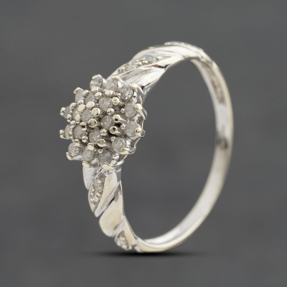 Pre-Owned 9ct White Gold 0.25ct Diamond Flower Cluster Ring 41385002