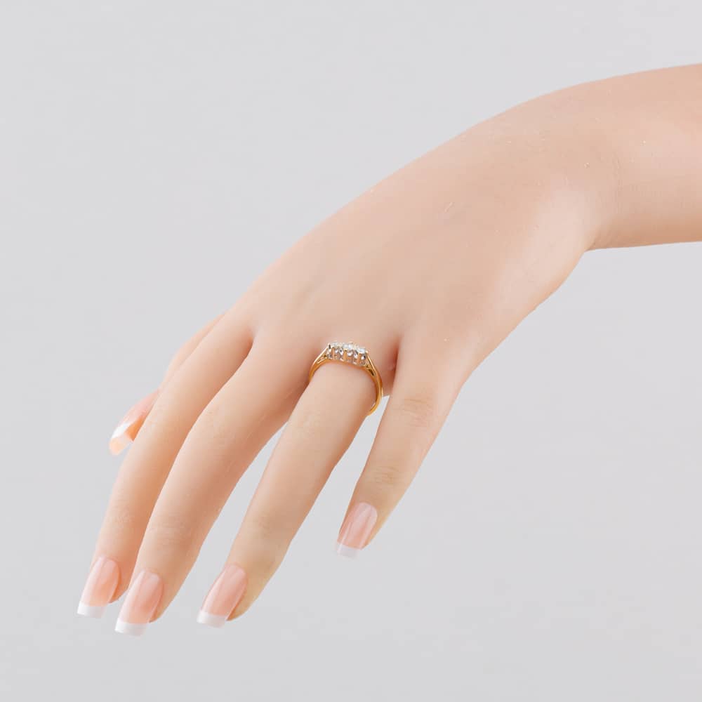 Pre-Owned 9ct Yellow Gold 0.25ct Brilliant Cut Diamond Three Stone Ring 41385061