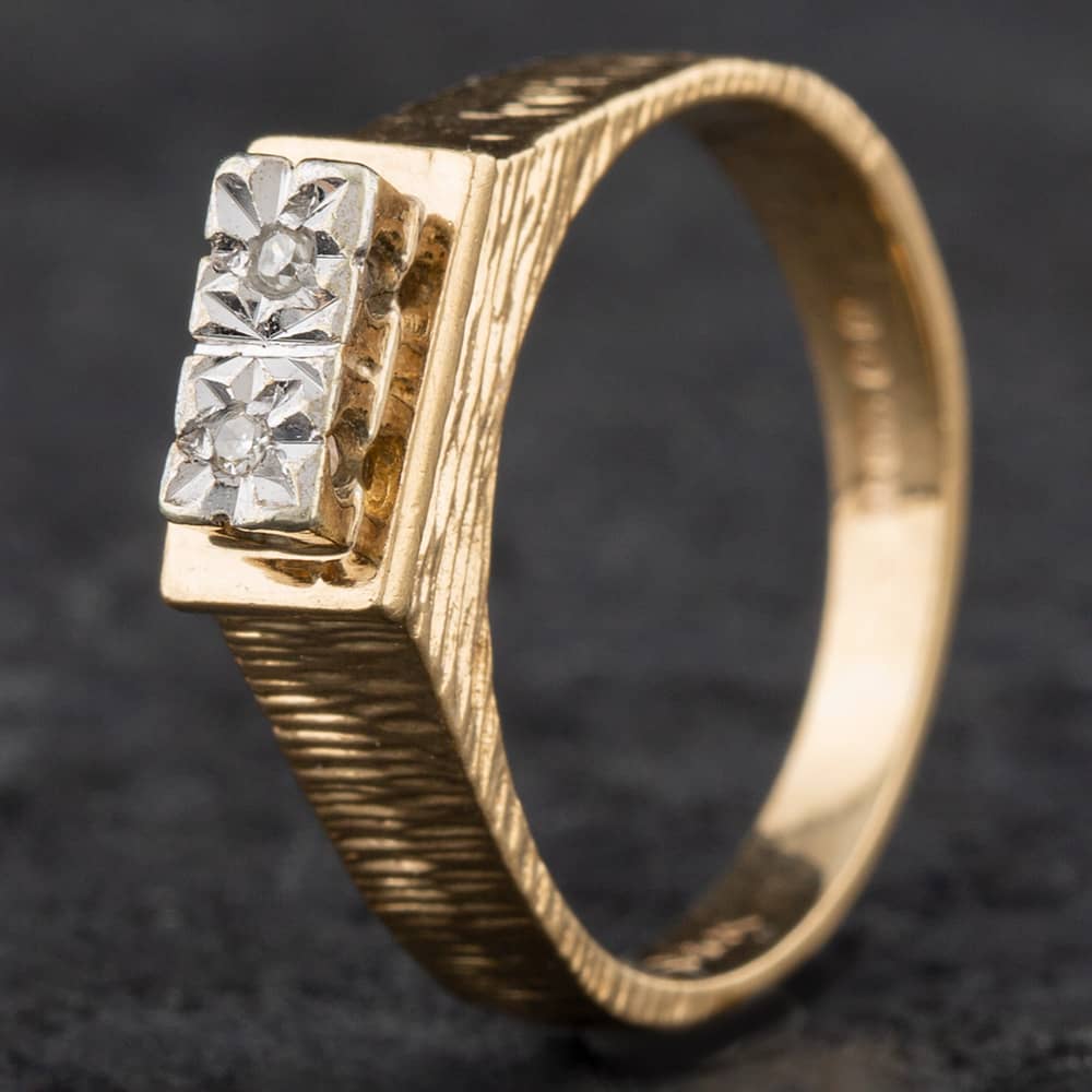 Product photograph of Pre-owned 9ct Yellow Gold Diamond Two Stone Ring 4138909 from The Jewel Hut